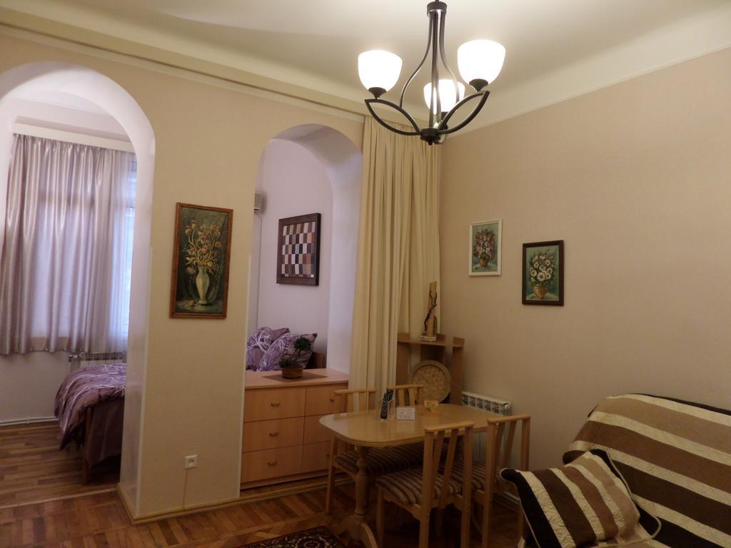 Appartamento Ara & Gaya Аpartment Erevan Esterno foto