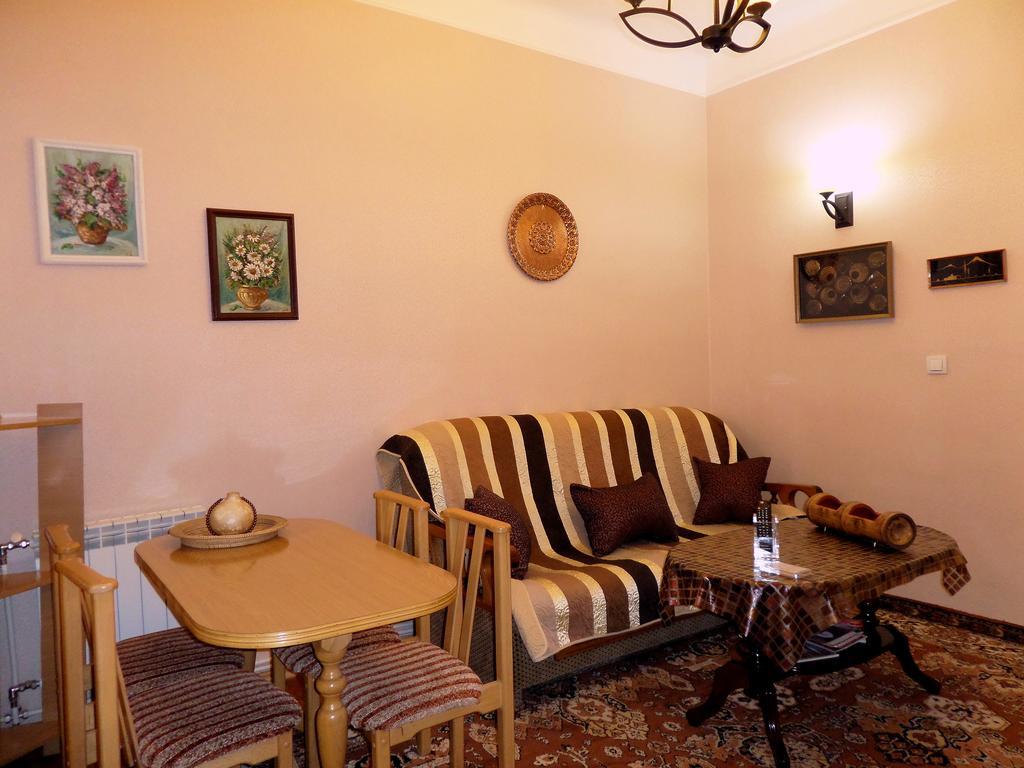 Appartamento Ara & Gaya Аpartment Erevan Esterno foto
