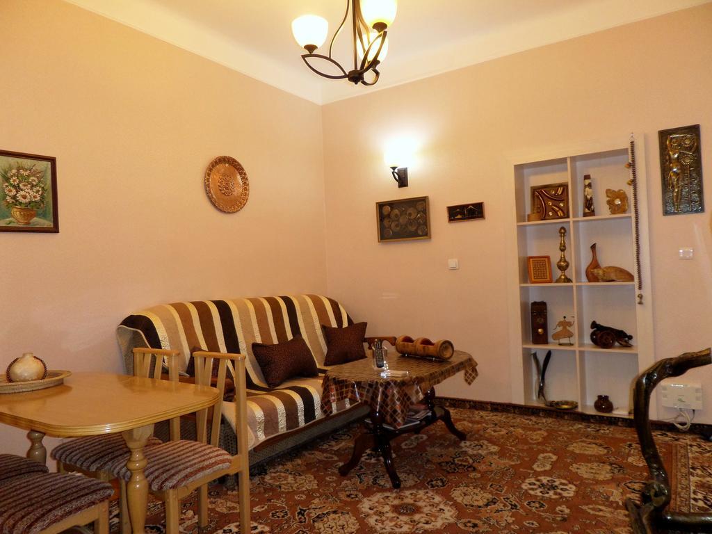 Appartamento Ara & Gaya Аpartment Erevan Esterno foto